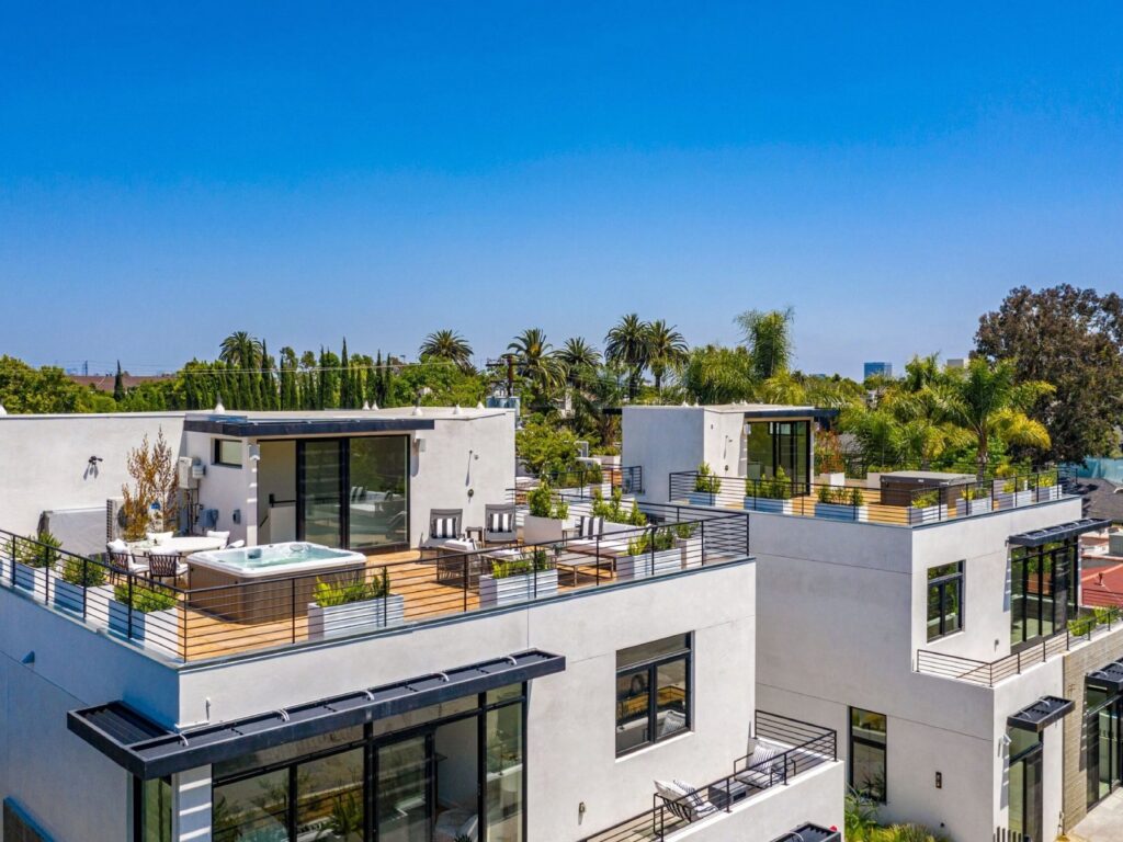 11 Modish Rooftop Garden Ideas For Every Home & FAQs